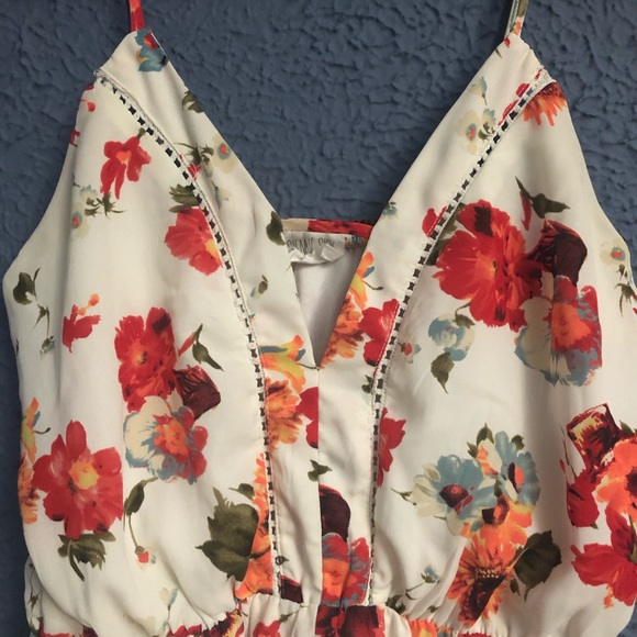 Floral Romper - Picture 2 of 4